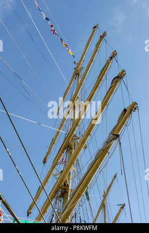 Sunderland, Großbritannien. 12. Juli 2018. Die Masten der Russische Großsegler Mir Credit: Dan Cooke Credit: Dan Cooke/Alamy Live News Credit: Dan Cooke/Alamy leben Nachrichten Stockfoto