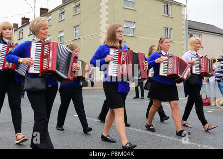 Ballygawley, Tyrone, Großbritannien. 12. Juli 2018. Jährliche 12. Juli Orange um Band Parade und Demonstration im Dorf Ballygawley, County Tyrone, Nordirland. Credit: Mark Winter/Alamy leben Nachrichten Stockfoto