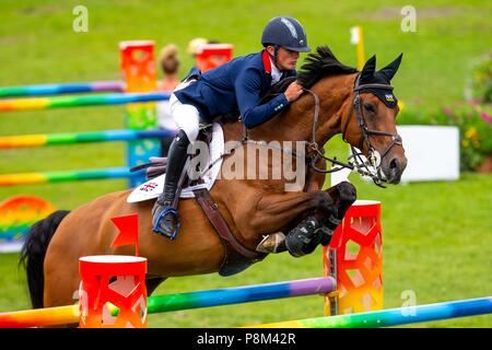 Fontainebleu, Frankreich. 12. Juli 2018. Graham Babes reiten Boucheron. GBR. 2. Wettbewerb. Junge Reiter. 1,50 m. Longines FEI EUROPÄISCHE JAHR J CH-Meisterschaft. Springen. Le Grand Parkett. Fontainebleu. Frankreich. 12.07.2018. Credit: Sport in Bildern/Alamy leben Nachrichten Stockfoto