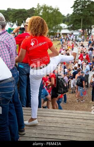 Fontainebleu, Frankreich. 12. Juli 2018. Mutter von Aurelie Ritz. SUI. 2. Wettbewerb. Junge Reiter. 1,50 m. Longines FEI EUROPÄISCHE JAHR J CH-Meisterschaft. Springen. Le Grand Parkett. Fontainebleu. Frankreich. 12.07.2018. Credit: Sport in Bildern/Alamy leben Nachrichten Stockfoto