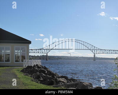 Miramichi Brücke ist eine Brücke der Miramichi River Crossing in Newcastle, New Brunswick, Kanada. Stockfoto