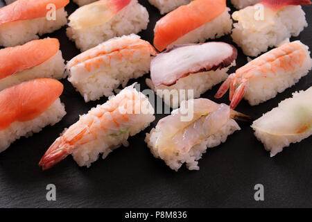 Sushi japanische Küche platter Sortiment Stockfoto