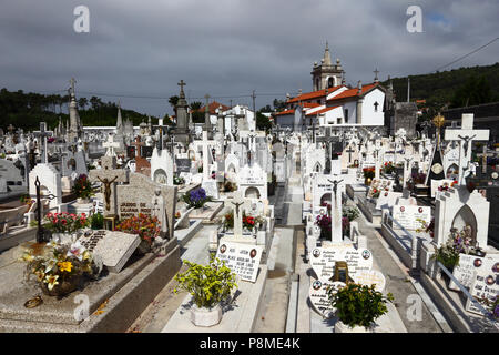 Friedhof und Igreja Matriz Pfarrkirche, Vila Praia de Ancora, Provinz Minho, Nordportugal Stockfoto