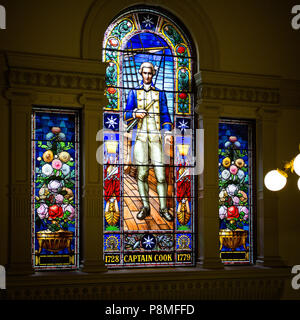 Captain Cook Glasfenster in Sydney Town Hall, Sydney, NSW, Australien am 2. Januar 2018 getroffen Stockfoto