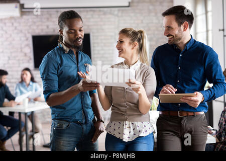 Porträt des Architekten Diskussion im Amt Stockfoto