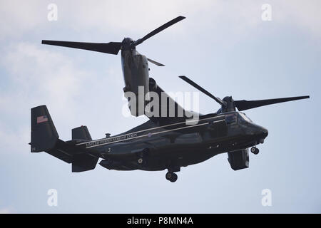 Eine Osprey Helikopter der US Marine Corps kommt ins Land in der Residenz des US-Botschafters im Londoner Regent's Park, wo US-Präsident Donald Trump Ausgabe Mittwoch Nacht ist. Stockfoto