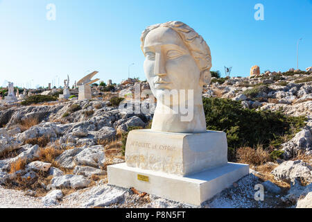 Skulptur "Aphrodite Cyprida' oder 'Afrodite von Zypern von der Russischen Wladimir Ubasev im Jahr 2016, in der internationale Skulptur Park Ayia Napa, Zypern Stockfoto