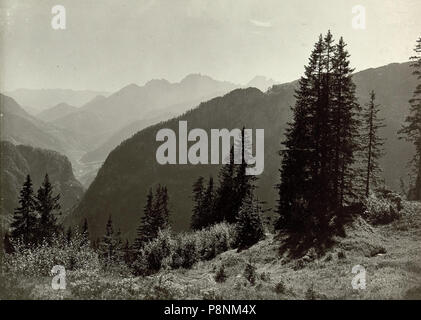 452 Panorama. Blick am Wege zum Kronalpelsattel nach Süden in das Fellatal...............Aufgenommen, am 22. September 1915. (BildID) 15461994 Stockfoto