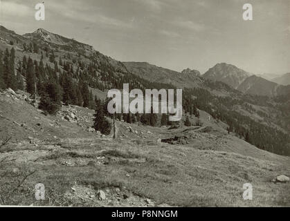 62 Blick vom Nassfeld / Südwest in MONTASCH. Aufgenommen am 22. September 1915. (BildID) 15461959 Stockfoto