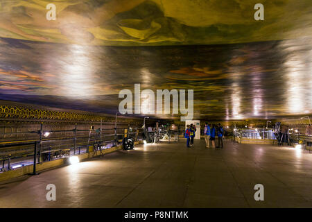 Eine Besichtigung der lackierten Hallendecke im Old Royal Naval College in Greenwich als die Sixtinische Kapelle des UK, London, UK Stockfoto