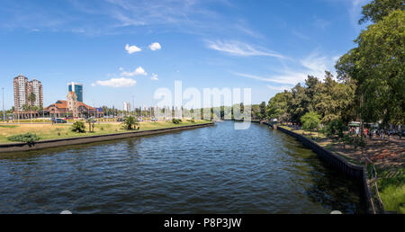 Panoramablick von Tigre Flusses und Tigre Bahnhof - Tigre, Buenos Aires, Argentinien Stockfoto