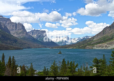 St. Mary Lake und die Berge im Glacier National Park, Montana, USA Stockfoto