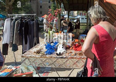 Flohmarkt, LANGEAC, (43) HAUTE-LOIRE, AUVERGNE Stockfoto