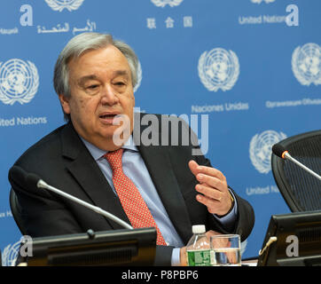 New York, Vereinigte Staaten. 12. Juli 2018. Generalsekretär der Vereinten Nationen, Antonio Guterres führt Pressekonferenz im Hauptsitz der Vereinten Nationen Quelle: Lev Radin/Pacific Press/Alamy leben Nachrichten Stockfoto