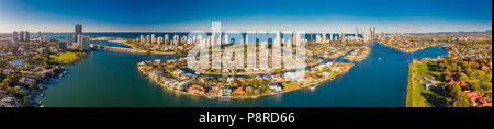 Luftbild von Surfers Paradise und Southport an der Gold Coast Stockfoto