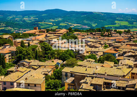 Orvieto, Umbrien/Italien - 2018/05/26: Panoramaaussicht Altstadt von Orvieto und Umbrien. Stockfoto