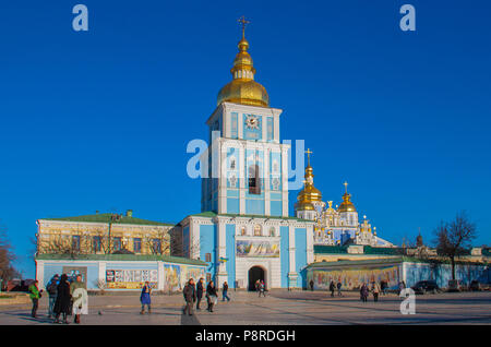 Kiew, Ukraine - die Hauptstadt der Ukraine ist eine faszinierende Mischung aus orthodoxen Geschichte und sowjetischen Erbe. Hier insbesondere die St. Michael Kloster Stockfoto