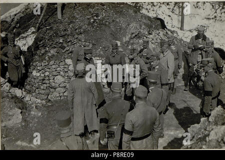 . 359 Karl I. besucht Folgaria (Vielgereuth), 15.5.1917 (BildID) 15553045 Stockfoto