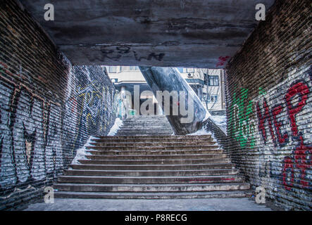 Kiew, Ukraine - die Hauptstadt der Ukraine ist eine faszinierende Mischung aus Modernität, der Geschichte und der sowjetischen Erbe, mit einige schöne Stücke der modernen Kunst Stockfoto