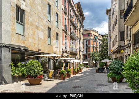 Typische Straße in Girona, Spanien Stockfoto