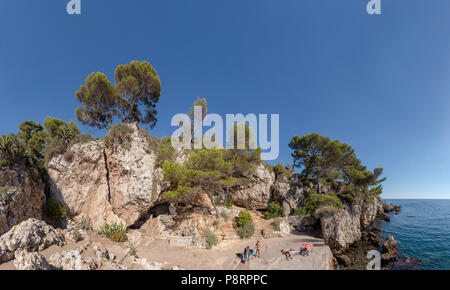 Die felsige Küste von Villa Eilenroc an das Cap d'Antibes, Juan-les-Pins, Frankreich Stockfoto