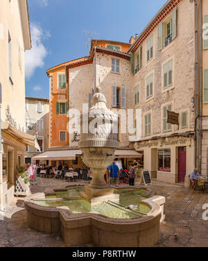 Dorf Pumpe bei Place du Peyra, Vence, Frankreich Stockfoto