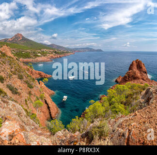 Bucht von Pointe Mauboiss des Massif de l'Esterel, Theoule sur Mer, Frankreich Stockfoto