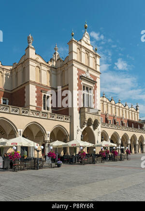 Tuchhallen (Sukiennice) im Hauptmarkt (Rynek Glowny), Krakau, Polen Stockfoto