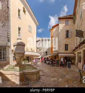 Dorf Pumpe bei Place du Peyra, Vence, Frankreich Stockfoto