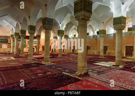 Sanandaj, Iran - 3. April 2018: Einrichtung von Dar Ol Ehsan Moschee oder Jame Moschee. Provinz Kurdistan Stockfoto