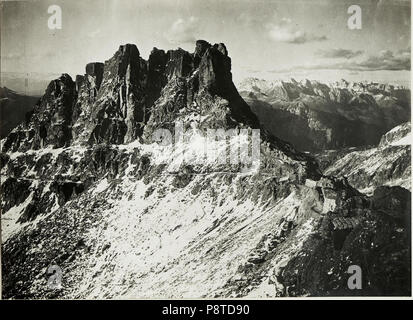 528 Standpunkt Cima di Kuppel, ¤ 2555. Im Hintergrund Latemar und Rosengarten. (BildID) 15428691 Stockfoto