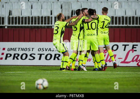 Novi Sad, Serbien. 12. Juli 2018. Die Spieler von Coleraine FC feiern das Ziel für 1-0 Credit: Nikola Krstic/Alamy leben Nachrichten Stockfoto