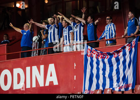 Novi Sad, Serbien. 12. Juli 2018. Die fans von Coleraine FC unterstützt Ihre Spieler während des Spiels Credit: Nikola Krstic/Alamy leben Nachrichten Stockfoto