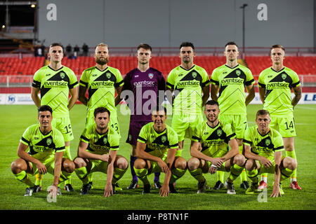 Novi Sad, Serbien. 12. Juli 2018. Das Team von Coleraine FC für Fotografen vor dem Spiel Credit Posing: Nikola Krstic/Alamy leben Nachrichten Stockfoto