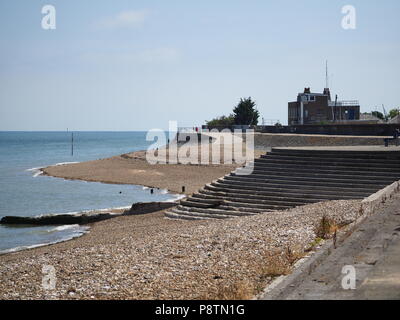 Sheerness, Kent, Großbritannien. 13. Juli 2018. UK Wetter: ein sonniger und warmer Tag in Sheerness, Kent. Credit: James Bell/Alamy leben Nachrichten Stockfoto