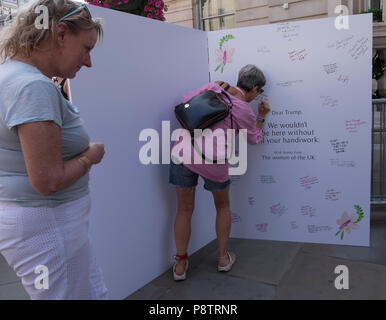 London, Großbritannien. 13. Juli, 2018. Anti-Trump Demonstrationen statt in London, als der US-Präsident besucht Großbritannien. Credit: Malcolm Park/Alamy Leben Nachrichten. Stockfoto