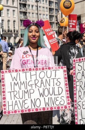 London, GB, 13. Juli 2018 der Frau März - Bringen Sie das Geräusch anti Trump demonstration Credit Ian Davidson/Alamy leben Nachrichten Stockfoto