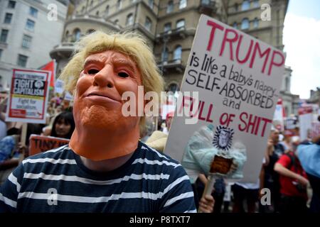 London, Großbritannien. 13. Juli 2018. Demonstration gegen den Besuch von US-Präsident Donald Trump, London, UK Credit: Finnbarr Webster/Alamy leben Nachrichten Stockfoto