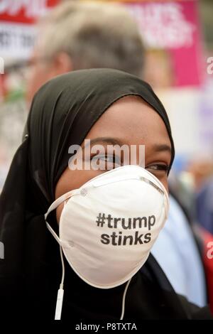 London, Großbritannien. 13. Juli 2018. Demonstration gegen den Besuch von US-Präsident Donald Trump, London, UK Credit: Finnbarr Webster/Alamy leben Nachrichten Stockfoto
