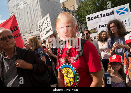 London, United Kingdon. 13. Juli 2018. 100.000 protestieren in London gegen den Besuch von US-Präsident Donald Trump. Credit: Mike Abrahams/Alamy leben Nachrichten Stockfoto