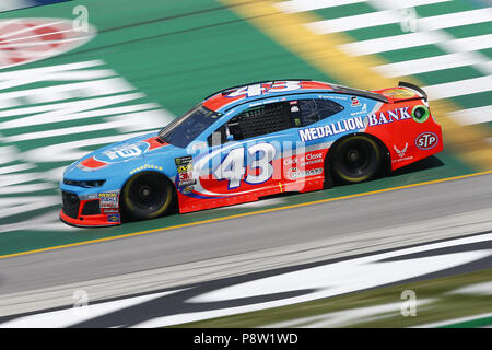 Sparta, Kentucky, USA. 13. Juli 2018. Darrell Wallace, Jr (43) bringt seinen Rennwagen auf der Vorderseite Ausdehnung während der Praxis für die Quaker State 400 an der Kentucky Speedway in Sparta, Kentucky. Quelle: Chris Owens Asp Inc/ASP/ZUMA Draht/Alamy leben Nachrichten Stockfoto