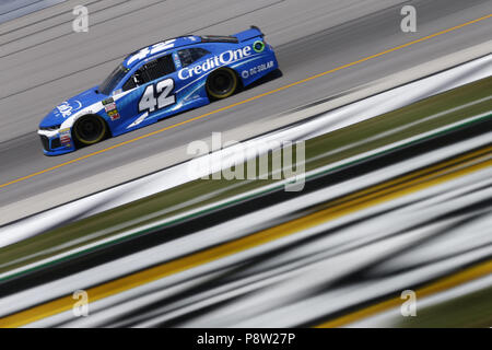 Sparta, Kentucky, USA. 13. Juli 2018. Kyle Larson (42) bringt seinen Rennwagen auf der Vorderseite Ausdehnung während der Praxis für die Quaker State 400 an der Kentucky Speedway in Sparta, Kentucky. Quelle: Chris Owens Asp Inc/ASP/ZUMA Draht/Alamy leben Nachrichten Stockfoto