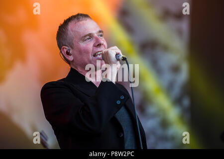 Henham Park, Suffolk, Großbritannien. 13. Juli 2018. Belle und Sebastian spielen der Obelisk Arena - Die 2018 Latitude Festival, henham Park. Suffolk, 13. Juli 2018 Credit: Guy Bell/Alamy leben Nachrichten Stockfoto