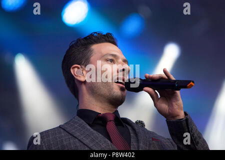 Edinburgh, Schottland. UK. 13. Juli. Il Divo führt als Teil der UK-Tour 2018 im Edinburgh CastleÕs Esplanade am 13. Juli 2018. Bild: Urs BŸhler. Foto: Pako Mera/Alamy Leben Nachrichten. Stockfoto