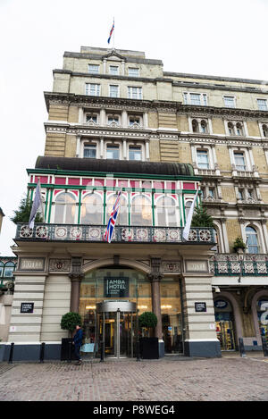 London, Vereinigtes Königreich - Januar 1, 2017: Fassade des Amba Hotel in London, England, Vereinigtes Königreich Stockfoto