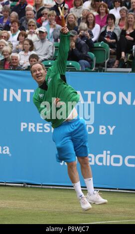 Liverpool, Großbritannien, Martina Hingis und John MCENROE SPIELEN BEI LIVERPOOL TURNIER credit Ian Fairbrother/Alamy Stockfotos Stockfoto