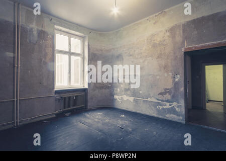 Leeren Raum vor der Sanierung - Renovieren Wohnung Stockfoto