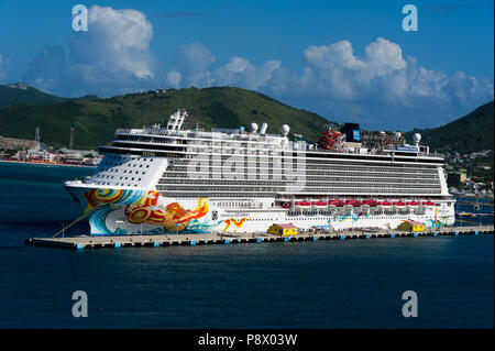 Norwegische Abreiß-Kreuzfahrtschiff Stockfoto