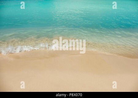Perfekte Strand an einem sonnigen Sommertag Stockfoto