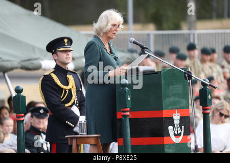 Die Herzogin von Cornwall gibt eine Rede bei einem Besuch der Neuen Normandie Kaserne, Aldershot für eine Rezeption mit Militärs aus 4 Bataillon, die Gewehre und deren Familien. Stockfoto